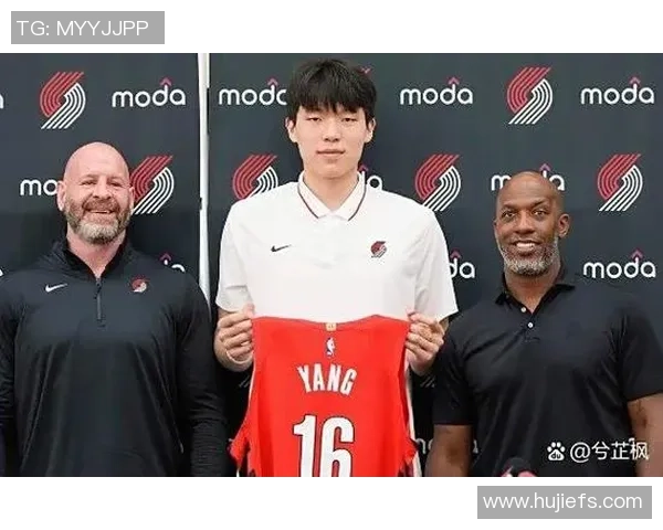 半场三分笑回自傲！杨翰森减重成功，NBA窘境下的生长瞬间